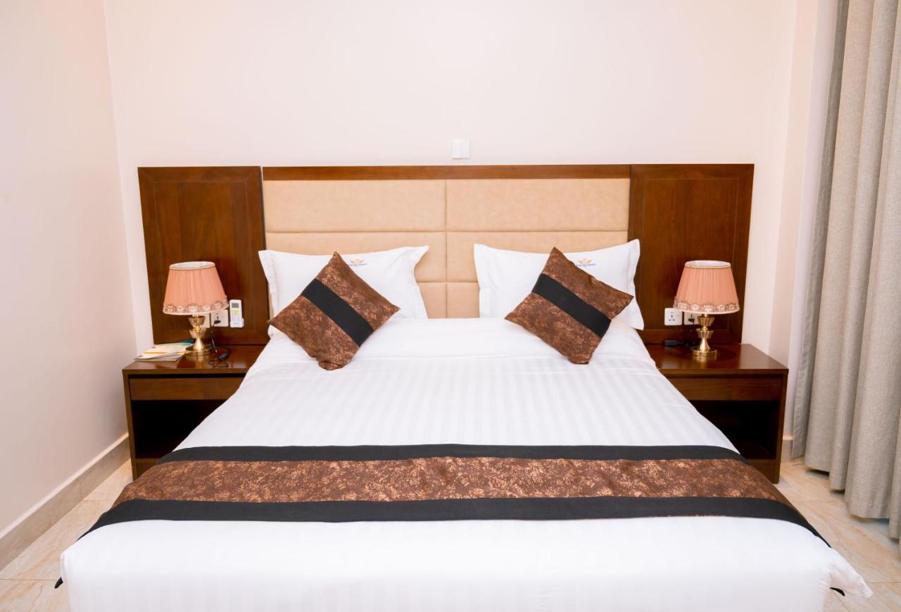 Madras Hotel And Apartments Кигали Екстериор снимка